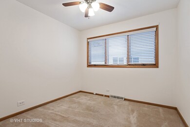 A perfect guest room or office.