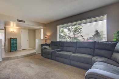 1429 E Glade Ave-7