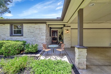 142 Sentinel Oaks, Pinehurst, TX 77362 - photo 4