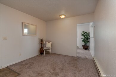 213 E Grover St, Lynden, WA 98264 - photo 7