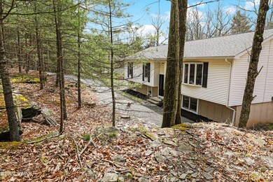 111 Genesis Dr, Milford, PA 18337 - photo 5