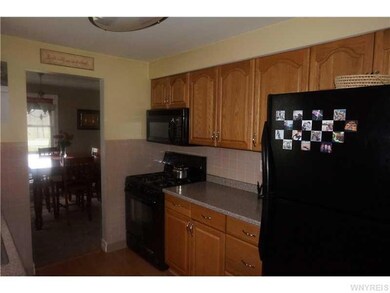 5191 Mapleton Rd, Lockport, NY 14094 - photo 3