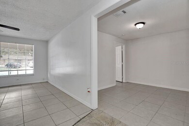 3609 Wisperbreath Ln, Tampa, FL 33619 - photo 4