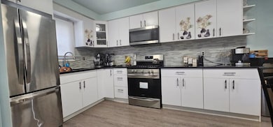 8179 Whitefield St, Dearborn Heights, MI 48127 - photo 2