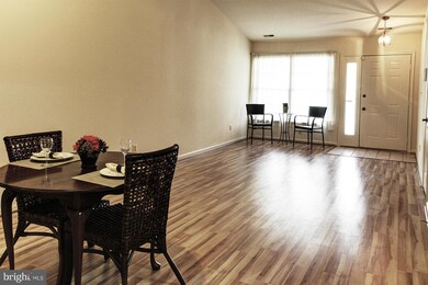 909 Yardarm Ln, Annapolis, MD 21401 - photo 5