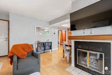 7530FoxridgeWay(6of16)