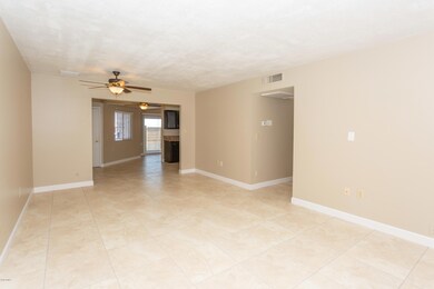 13810 N Garden Court Dr, Sun City, AZ 85351 - photo 2