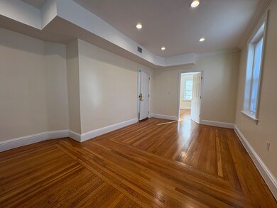 73 Thatcher St unit 301, Brookline, MA 02446 - photo 6