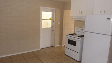 Kitchen Eat In Dining