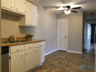 Eat-In Kitchen
