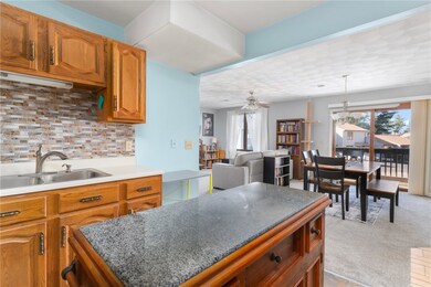 32 Kristee Cir, West Warwick, RI 02893 - photo 6