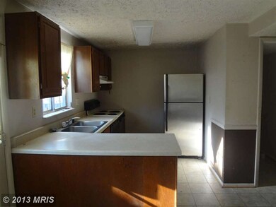 9237 Redbridge Ct, Laurel, MD 20723 - photo 3