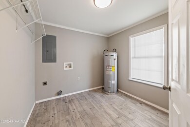 Very spacious laundry room