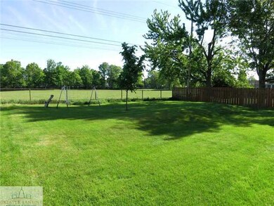2808 Victor Ave, Lansing, MI 48911 - photo 2