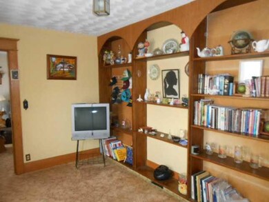 Studio/Study/Office or bedroom down