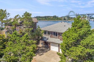 242 SW 27th St, Newport, OR 97365 - photo 2