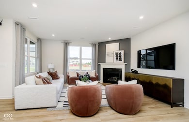 Similar Gathering Room