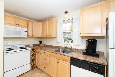 1030 Waverly St unit 1030, Framingham, MA 01702 - photo 4