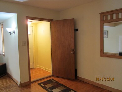 Front Entry<|><|>