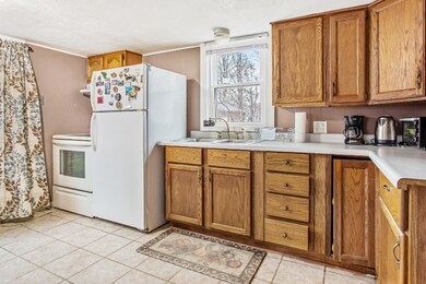 572 W 18th St, Holland, MI 49423-3