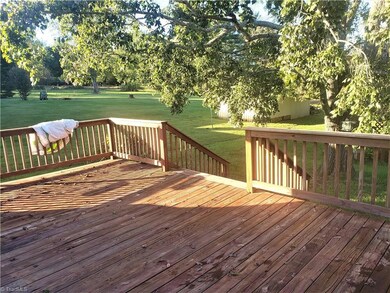 139 Strawberry Ln, Statesville, NC 28625 - photo 3