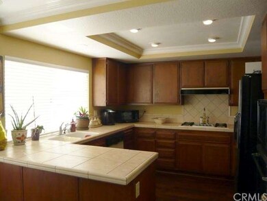 designer counter tops, recessed lighting