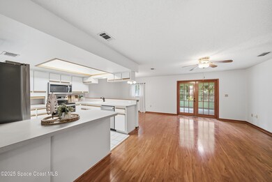 08-2108 Rosewood Dr-03