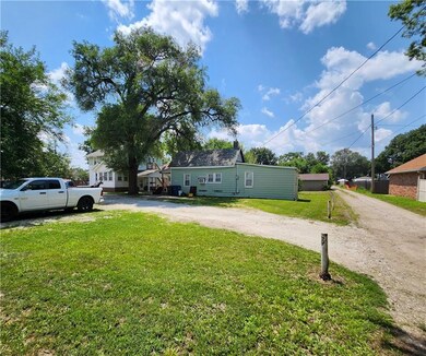 2936 E Walnut St, Des Moines, IA 50317 - photo 4