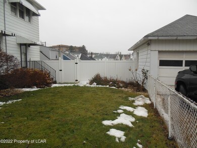 1034 Scott St, Wilkes Barre, PA 18705 - photo 6