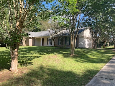 381 Delta Dr W, Hattiesburg, MS 39402 - photo 2