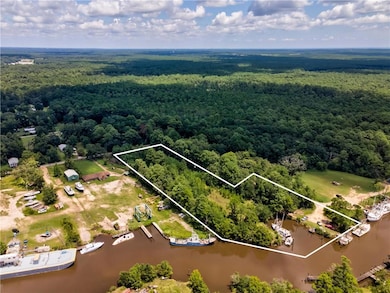 8545 E Davenport St, Bayou La Batre, AL 36509 - photo 2