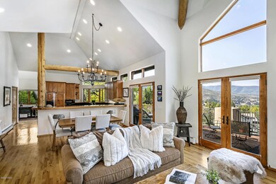 1581 Winslow Rd-010-011-Living Room-MLS_