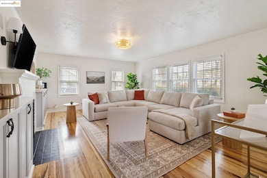 328 W Walnut St, Stockton, CA 95204 - photo 5