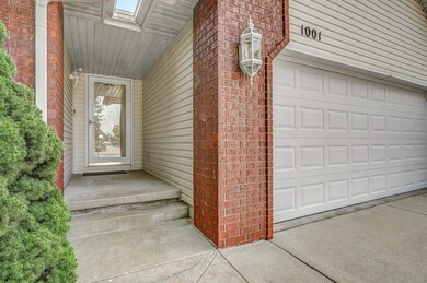 1001 W Thorngate Dr-5