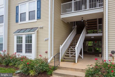 9220A Cardinal Forest Ln unit A, Lorton, VA 22079 - photo 3