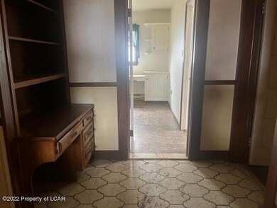 57 N Main St, Pittston, PA 18640 - photo 5