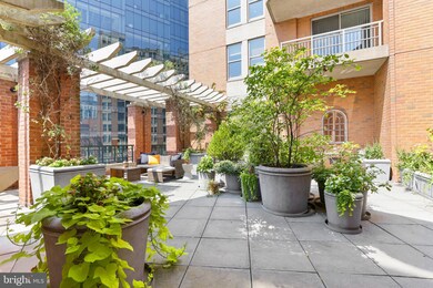 717 President St unit PH801, Baltimore, MD 21202 - photo 5