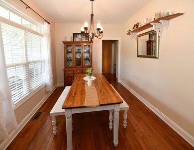 320 Lakeshore Cir, Georgetown, KY 40324 - photo 5