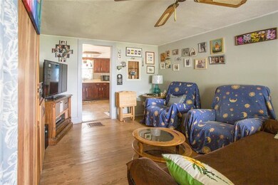 423 E Moorestown Rd, Wind Gap, PA 18091 - photo 7