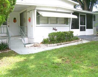 6112 Ridgewood Dr, Zephyrhills, FL 33542 - photo 2