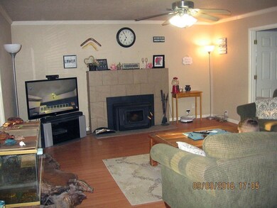 1917 Siskiyou St, Klamath Falls, OR 97601 - photo 5