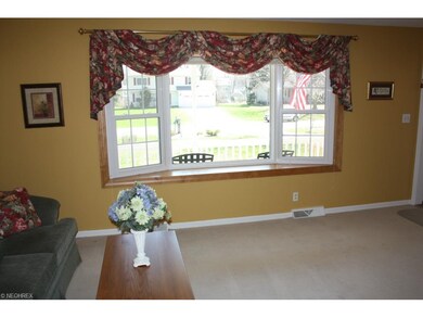 Huge bay window in Living room