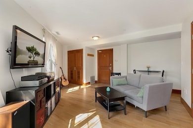 2440 Massachusetts Ave unit 27, Cambridge, MA 02140 - photo 3