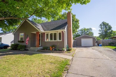 2515 E 25th St, Des Moines, IA 50317 - photo 2