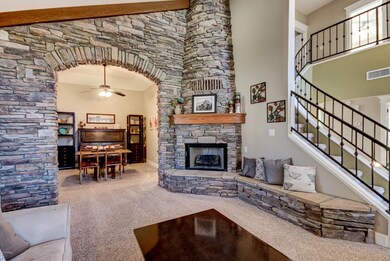 5356 E Fairbrook St-9
