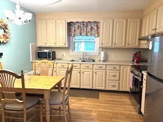 91 Moody St, Bellingham, MA 02019 - photo 3