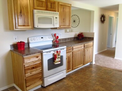 8640 Pepperidge Ln SE, Yelm, WA 98597 - photo 2