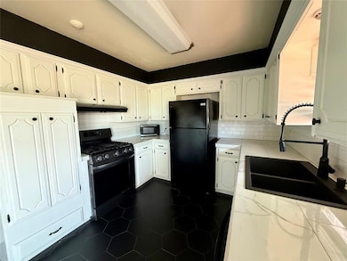 1904 S 21st St, Chickasha, OK 73018 - photo 7