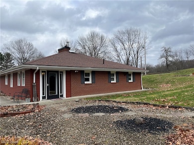 19549 Mckee Rd, Wellsville, OH 43968 - photo 7