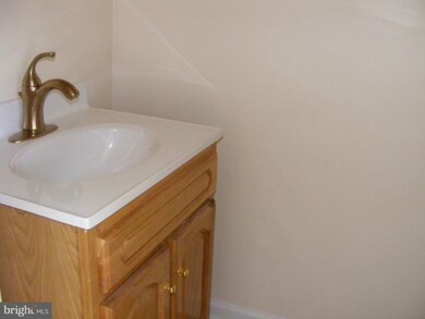 617 W 11th St, Front Royal, VA 22630 - photo 4